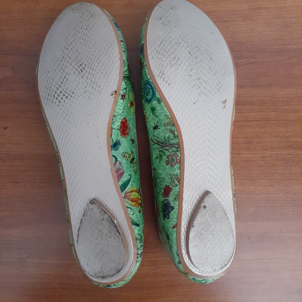 Chi by Carlos Falchi Floral Flats - Picture 4 of 11
